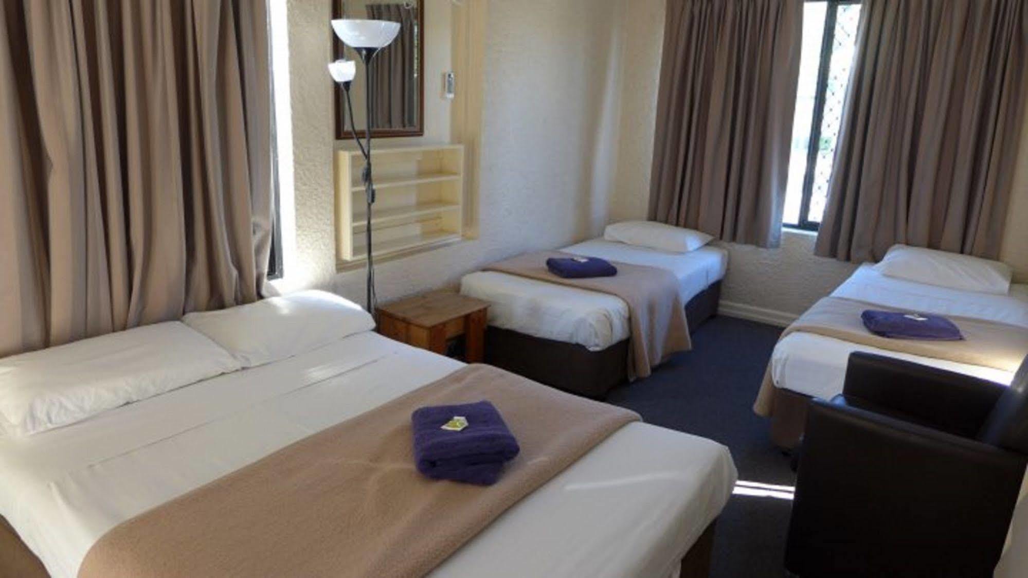 בריסביין Kingsford Riverside Inn מראה חיצוני תמונה