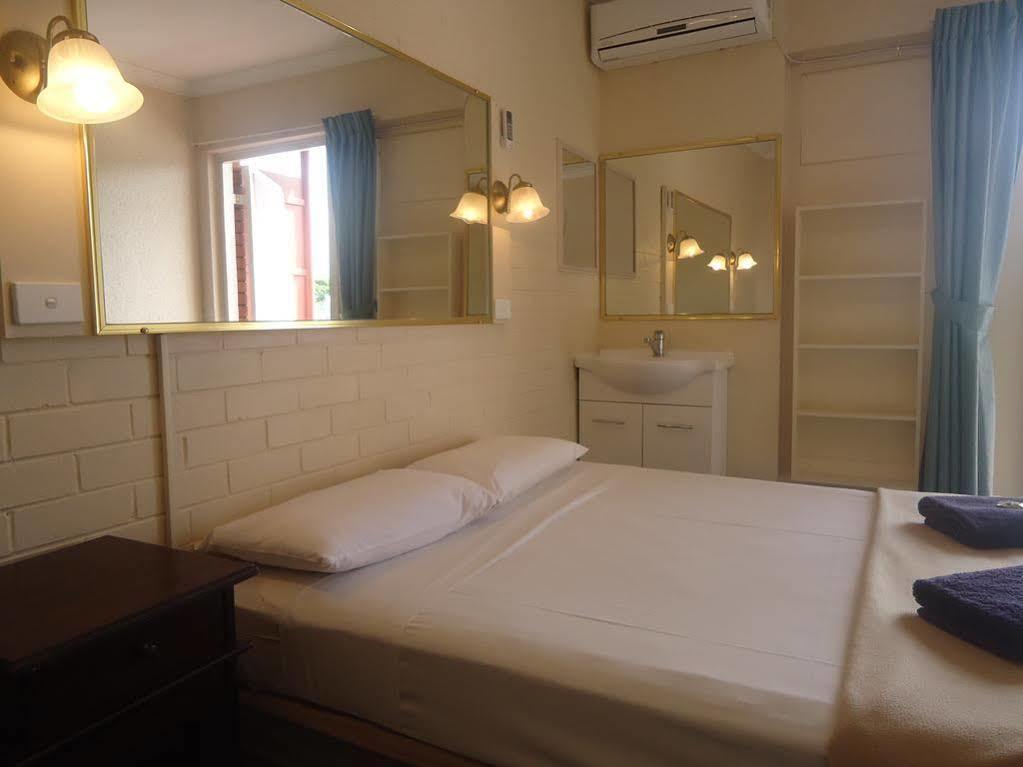 בריסביין Kingsford Riverside Inn מראה חיצוני תמונה